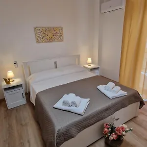 Pomelia House , Palermo Italia